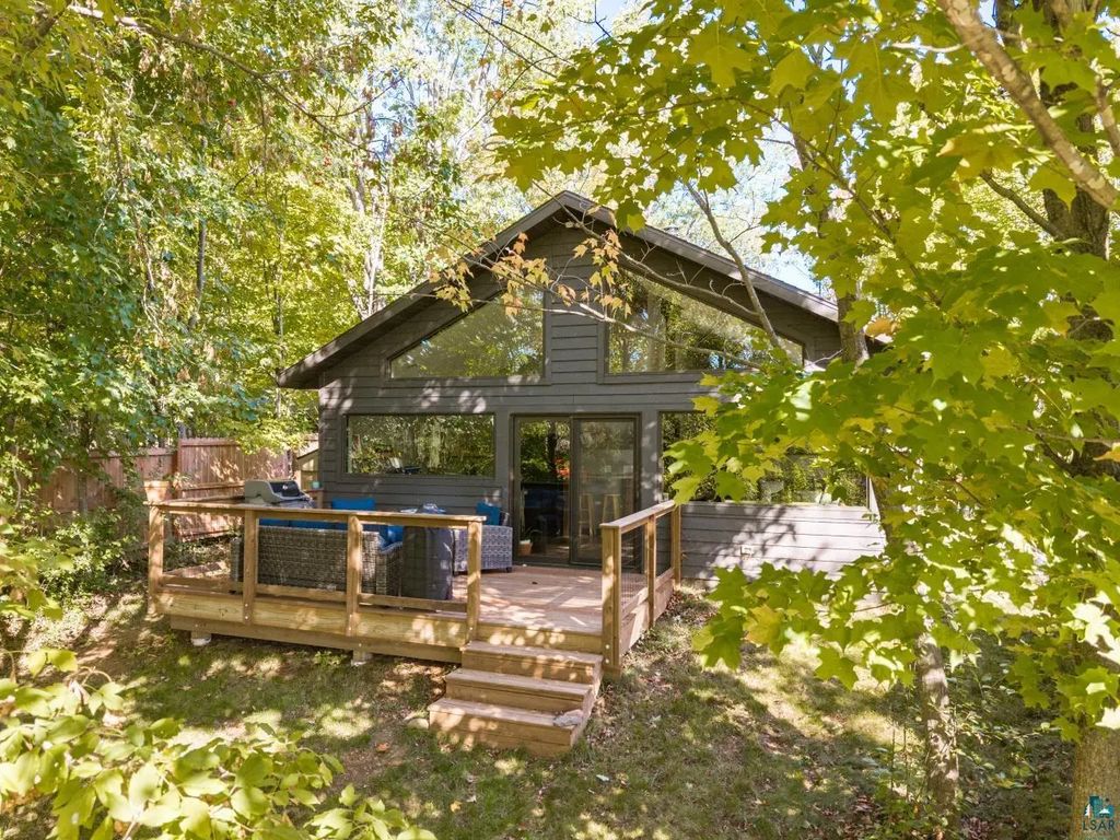 111 Howard Gnesen Rd, Duluth