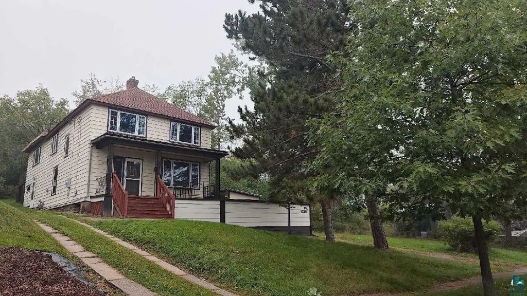 1215 W 4th St, Duluth