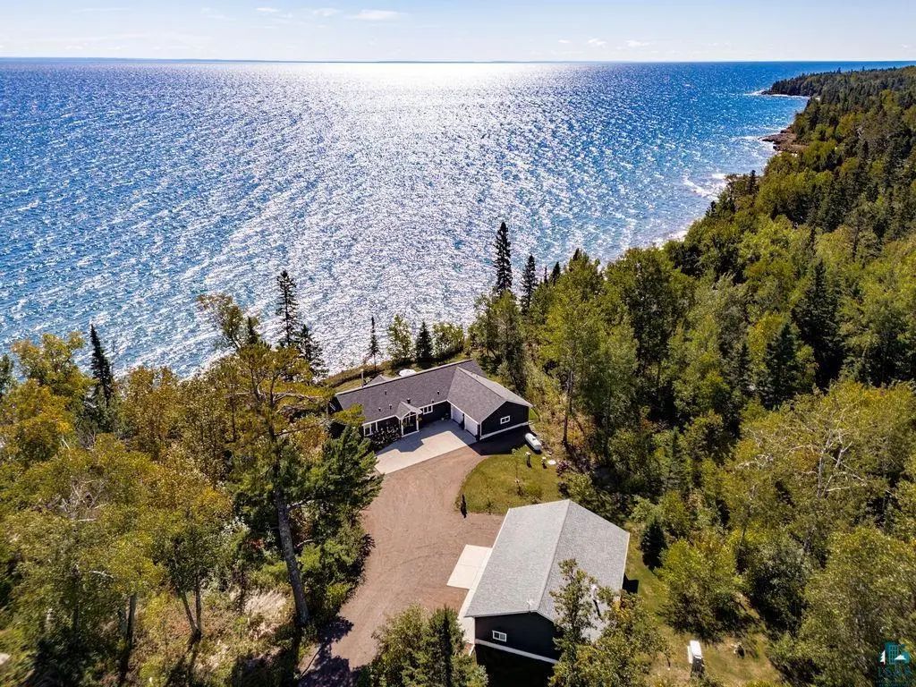 2760 Highway 61, Two Harbors