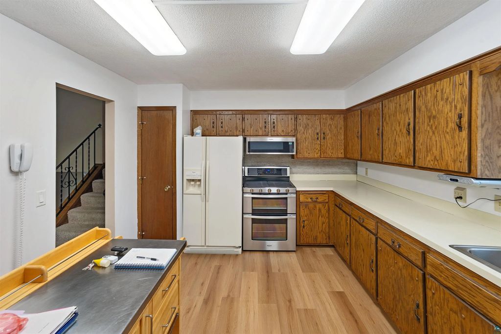 8653 Ne 1/2 St, Circle Pines