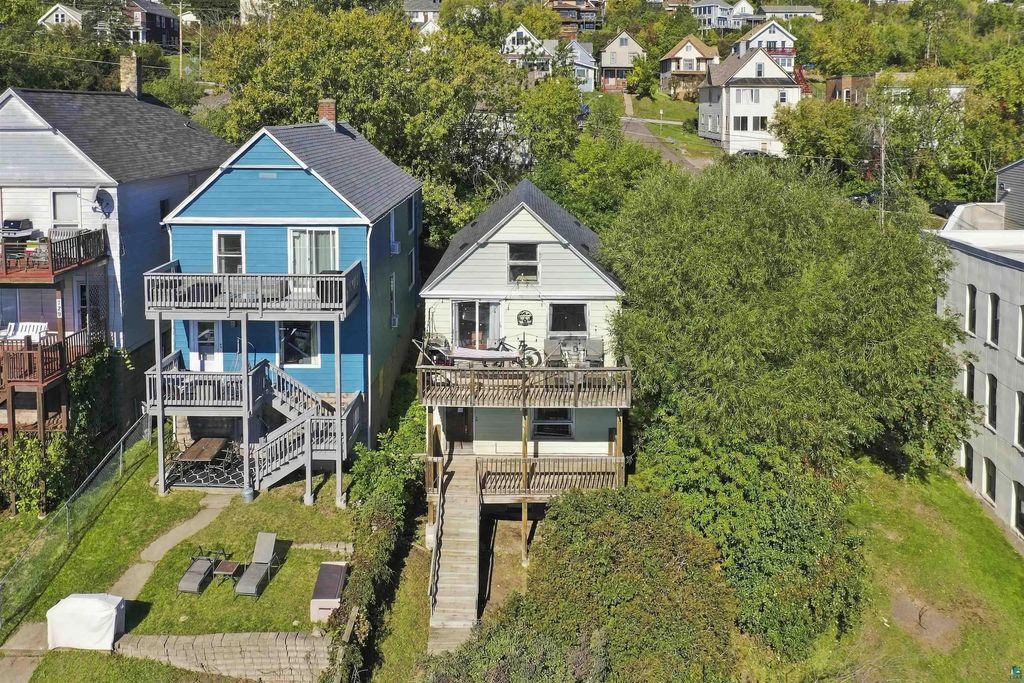725 W 2nd St, Duluth