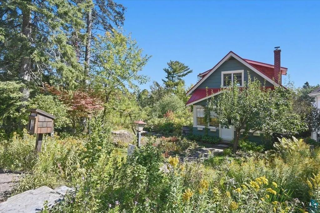1612 E Skyline Pkwy, Duluth