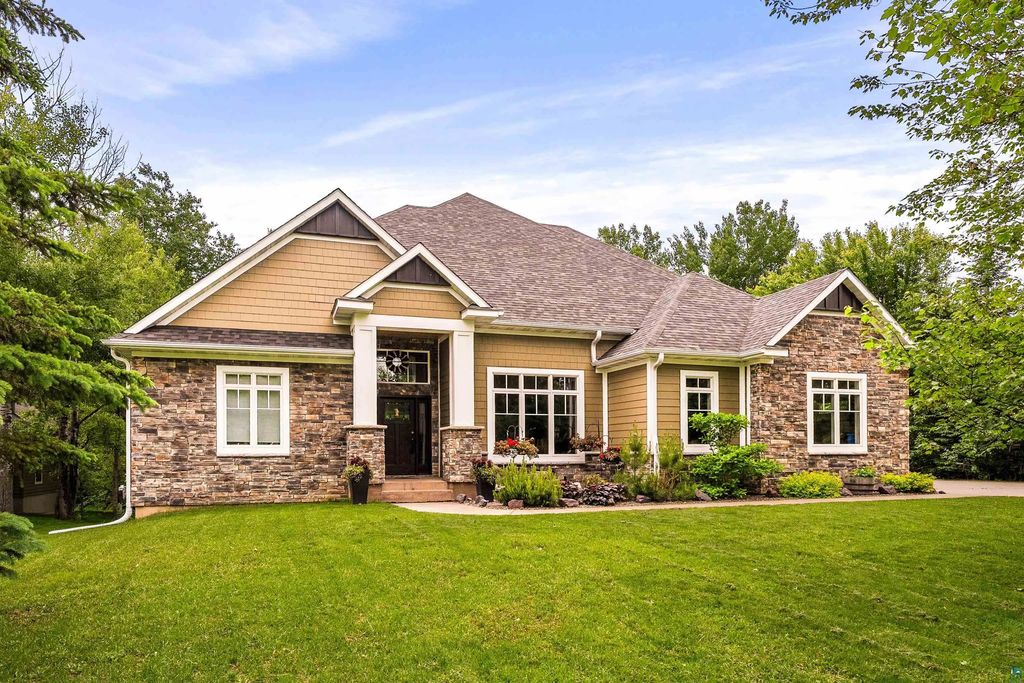 5028 White Pine St, Hermantown