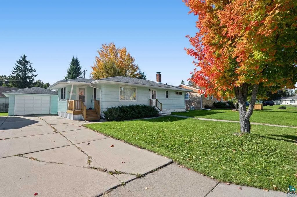 705 Arrowhead St, Aurora