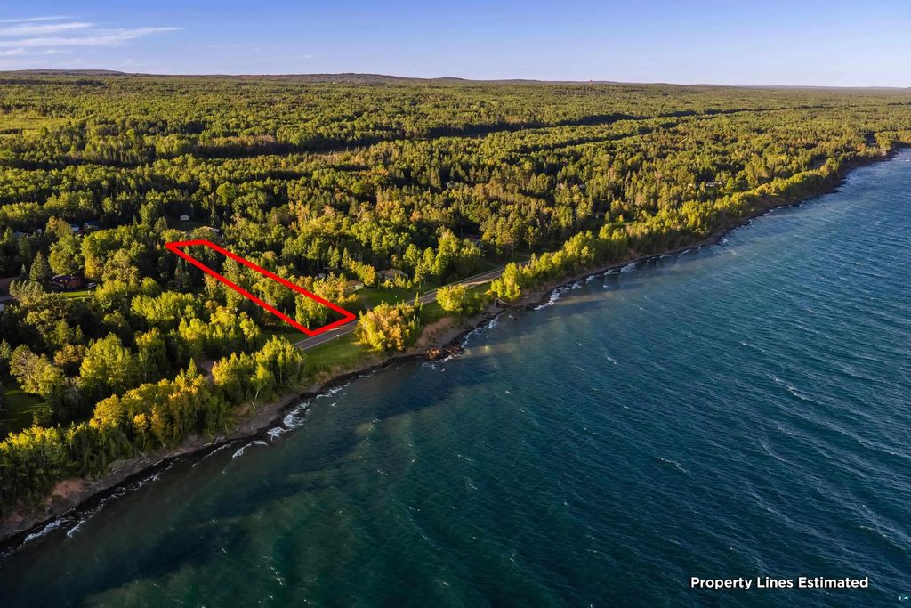 5247 North Shore Dr, Duluth