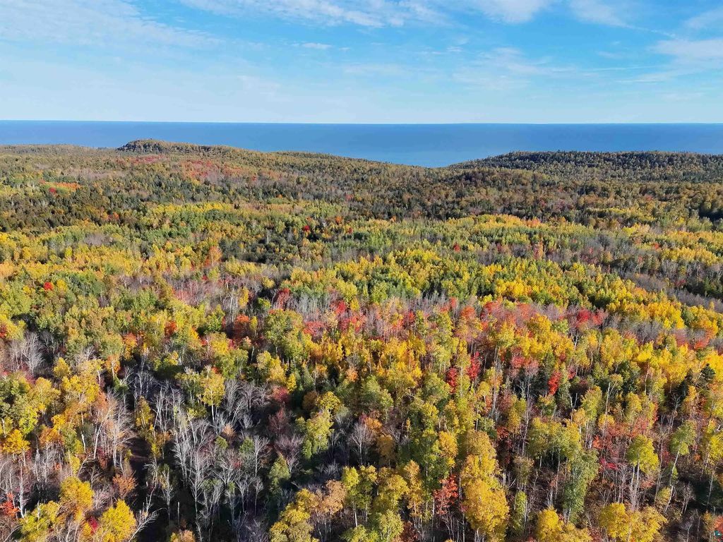 7031 Highway 61, Silver Bay