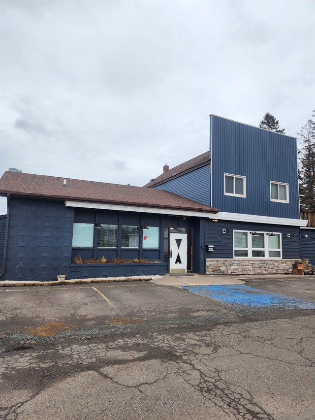 5221 E 4th Street, Superior