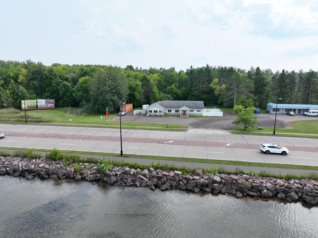 2220 Lake Shore Drive W, Ashland