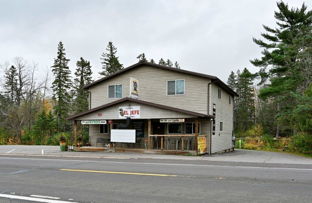 6098 State Highway 35, Superior