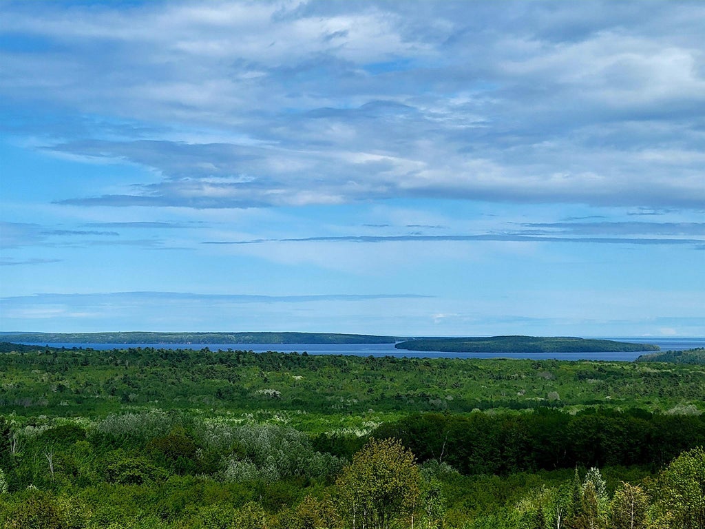 86xx4 Mariner Mile, Bayfield