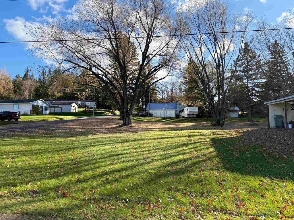 418 Lincoln Drive, Mellen