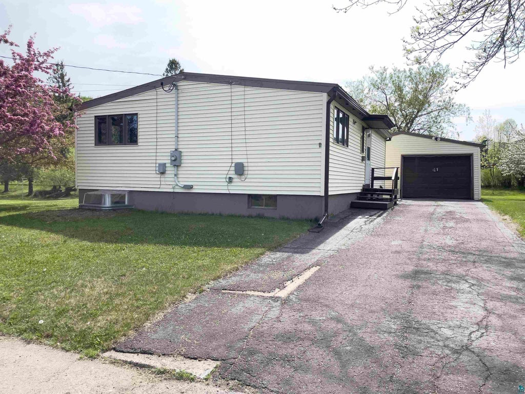 41 Bell Cr, Silver Bay