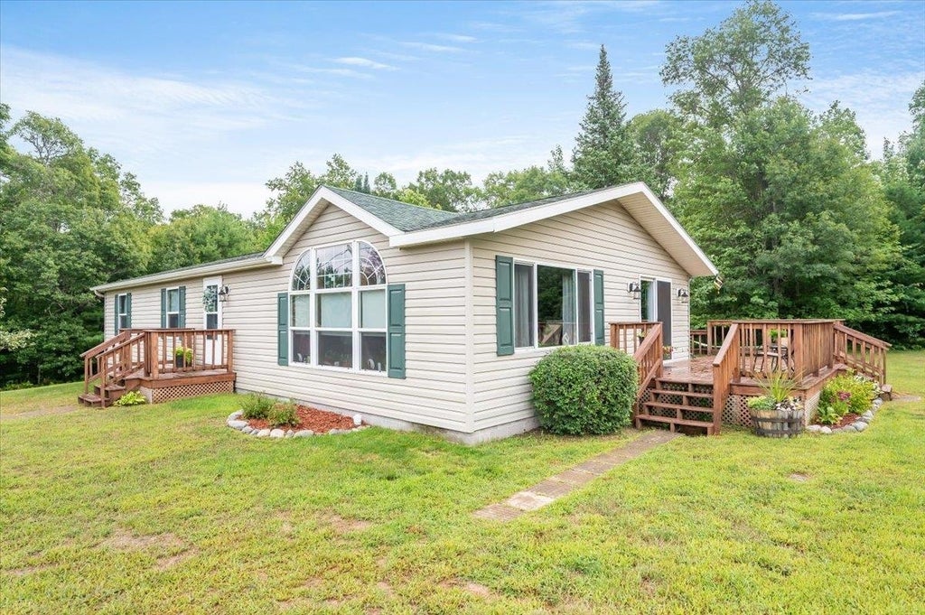 9043 E Biller Loop, Solon Springs