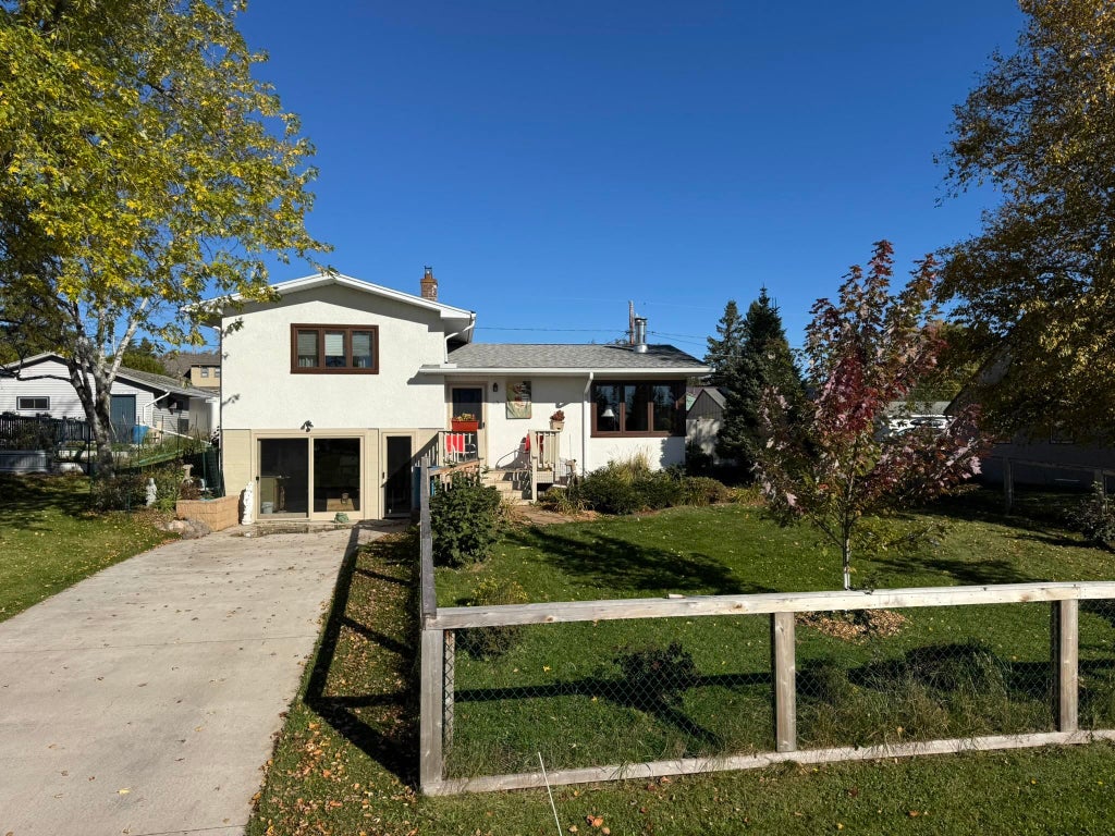 415 15th Avenue, Two Harbors