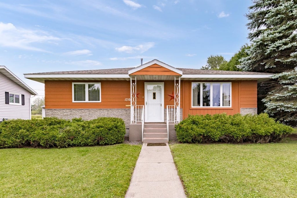 1708 E 8th Street, Superior