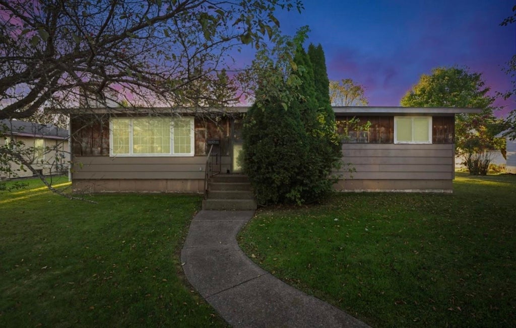 6615 Ogden Avenue, Superior