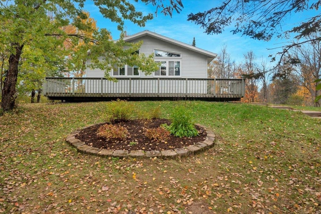 6373 Maple Grove Road, Cloquet