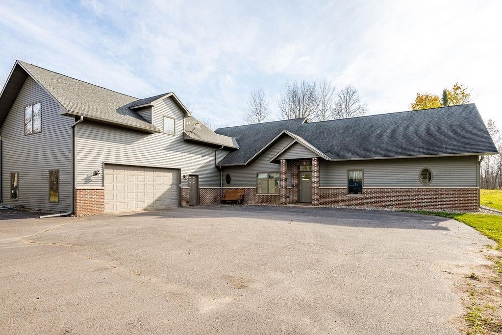 6048 Lakewood Road, Duluth