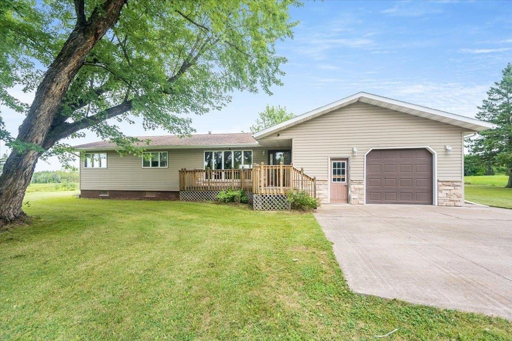 5426 S Darrow Road, Superior