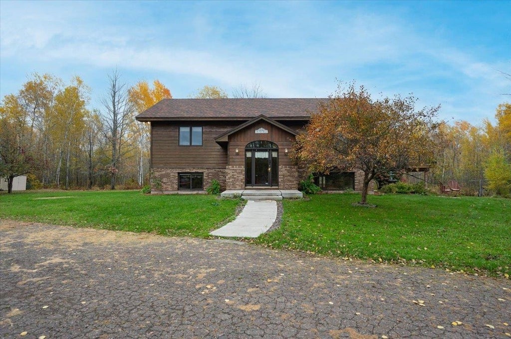4344 Midway Road, Hermantown