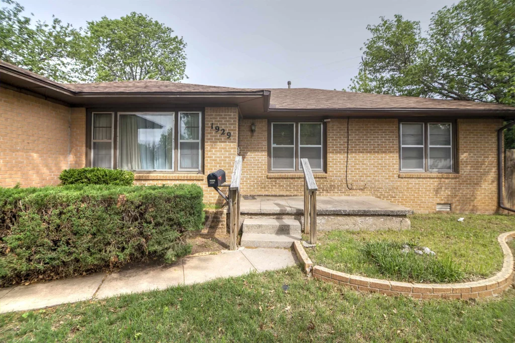 1929 W Chisholm Dr., DUNCAN
