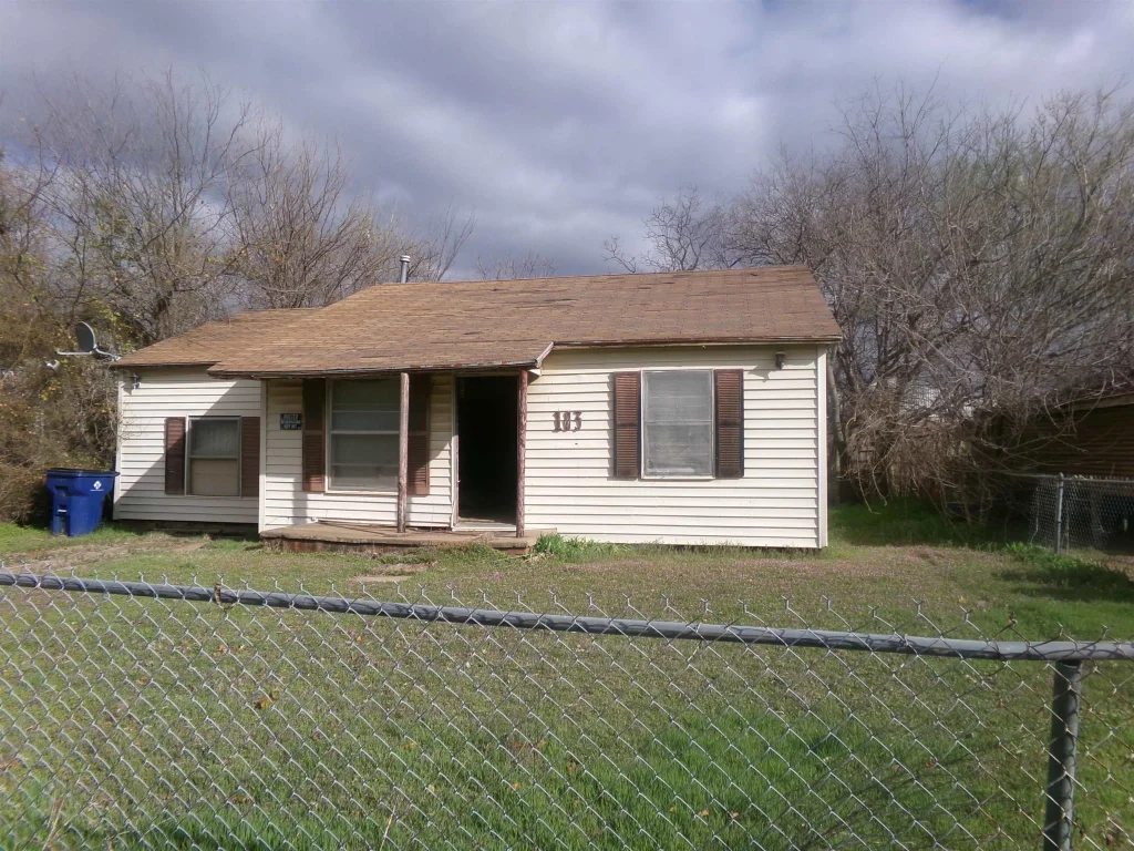103 E Willow, DUNCAN
