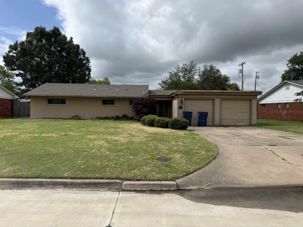 2206 W Spruce, DUNCAN