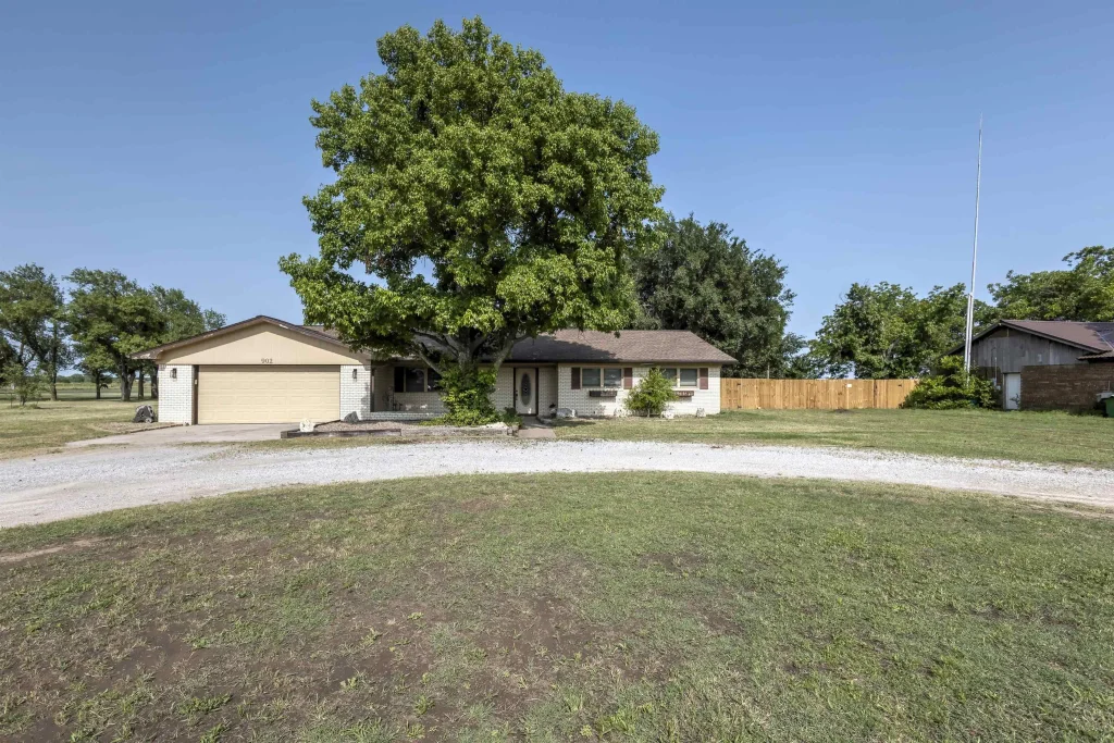 2380 N 44th, OUTSIDE DUNCAN