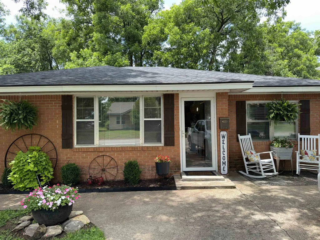 906 N Pine, WAURIKA