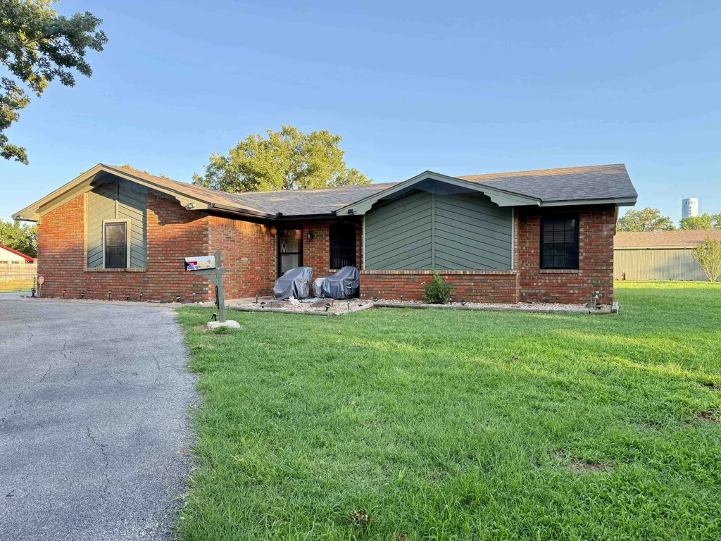 3889 Kensworth, DUNCAN