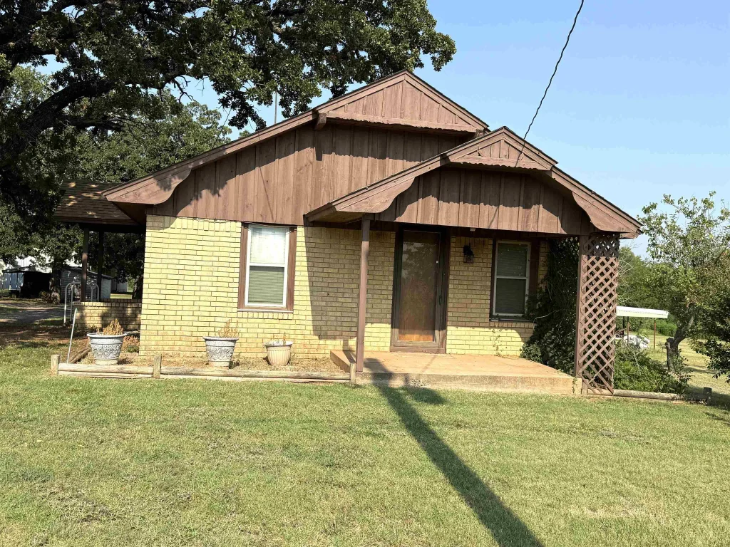 177847 & 177833 N 2820 Road, DUNCAN