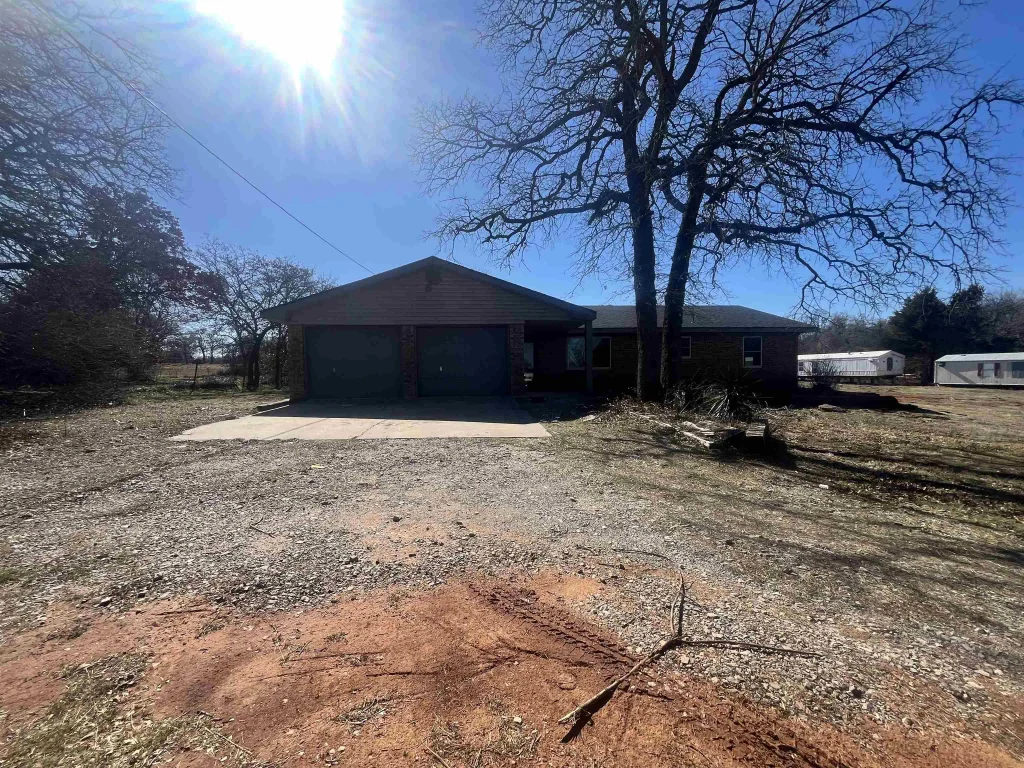 2612 E Osage Rd, MARLOW