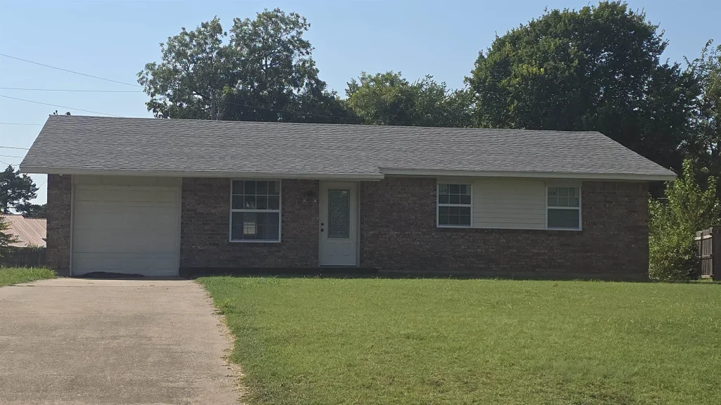 203 N I St, DUNCAN