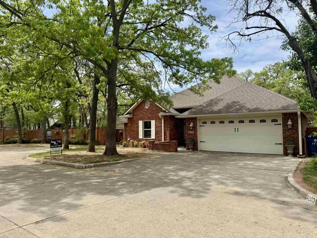 3203 Williamsburg, DUNCAN