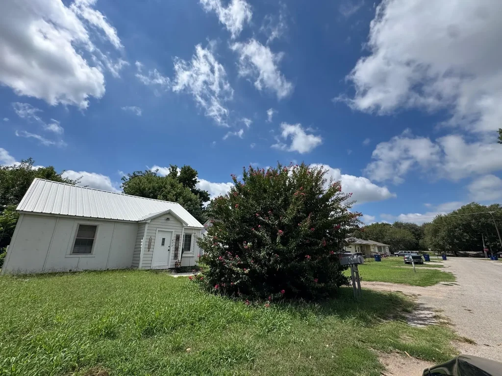 512 W Pine, DUNCAN