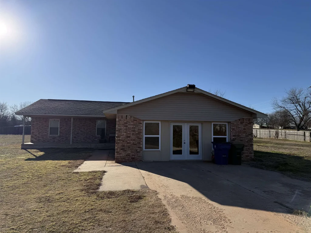 416 E Cheyenne St, MARLOW