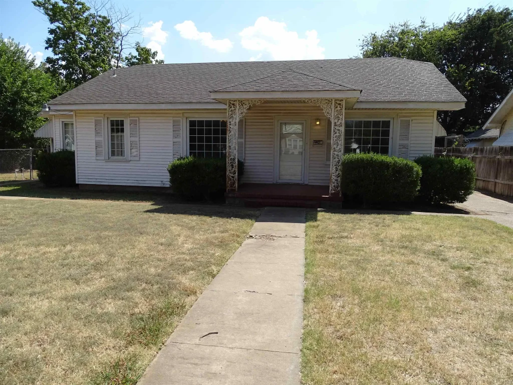 1112 W Spruce, DUNCAN