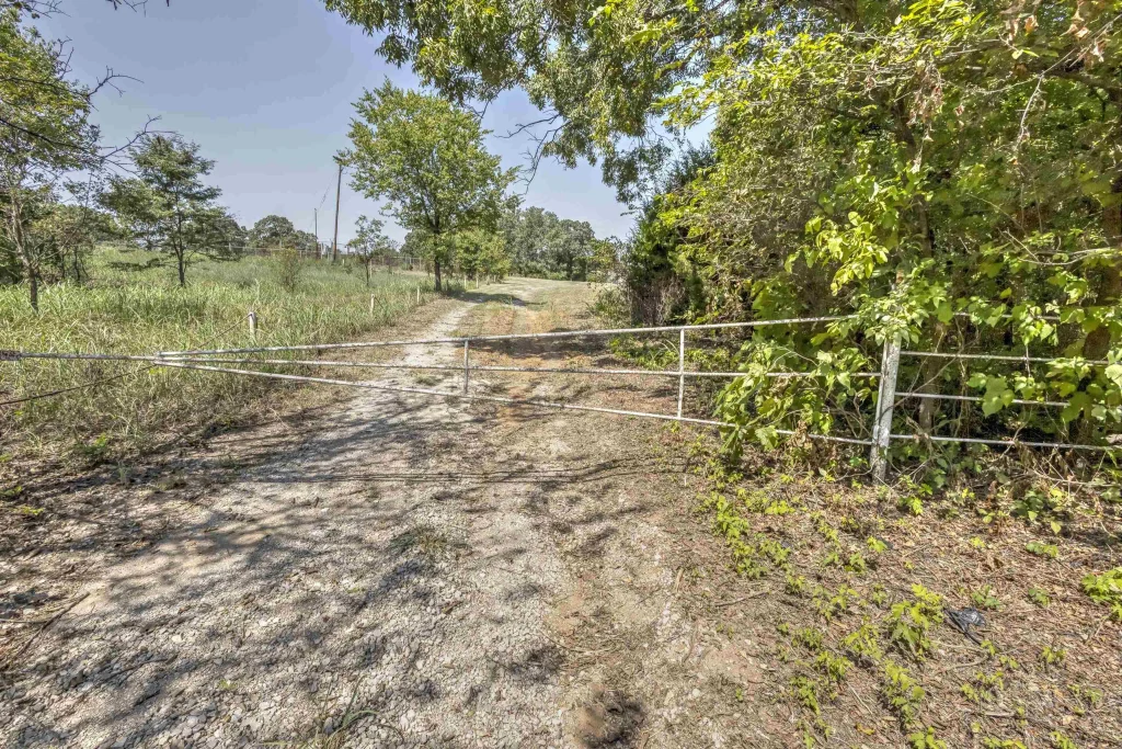 175590 Tebow Road, DUNCAN