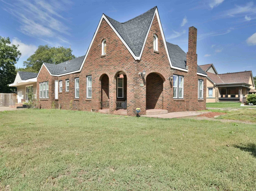 1001 W Hackberry, DUNCAN
