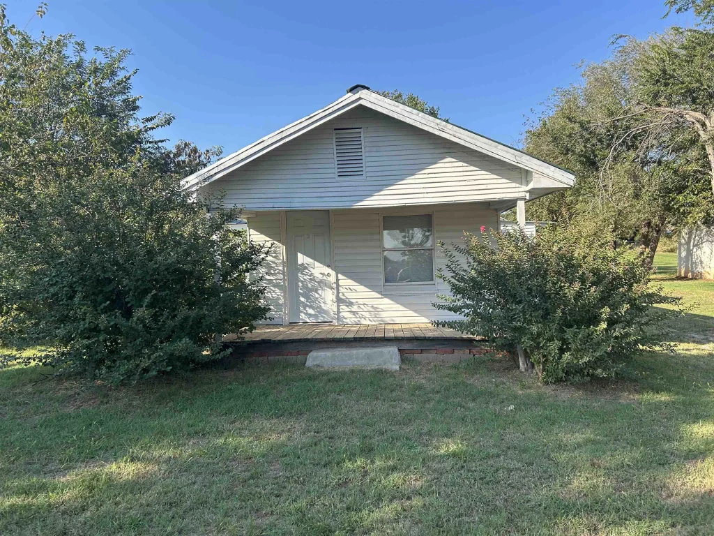 411 Apache, RUSH SPRINGS