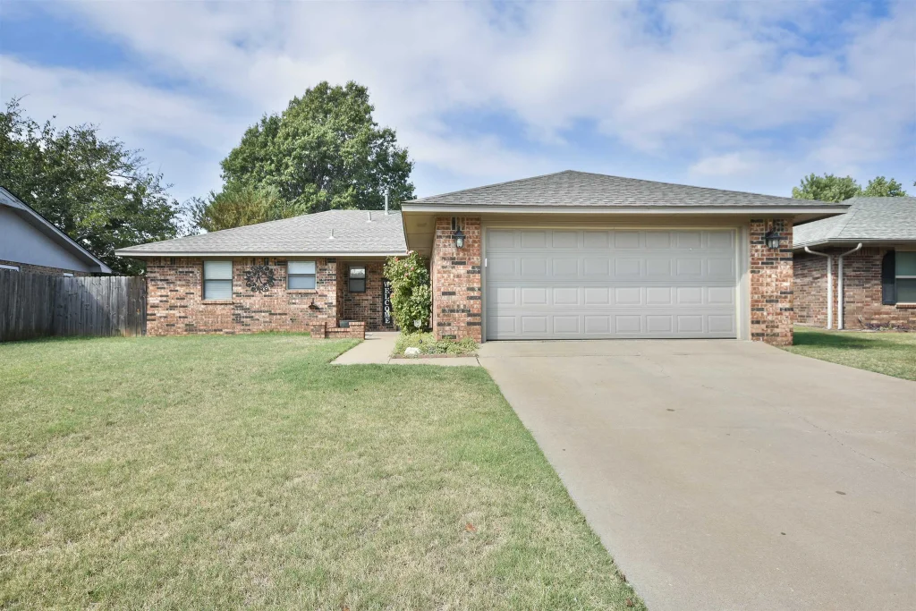1359 Smith Rd, DUNCAN