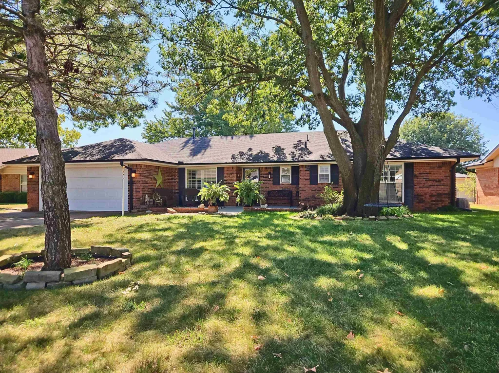 2120 Flamingo Ln, DUNCAN