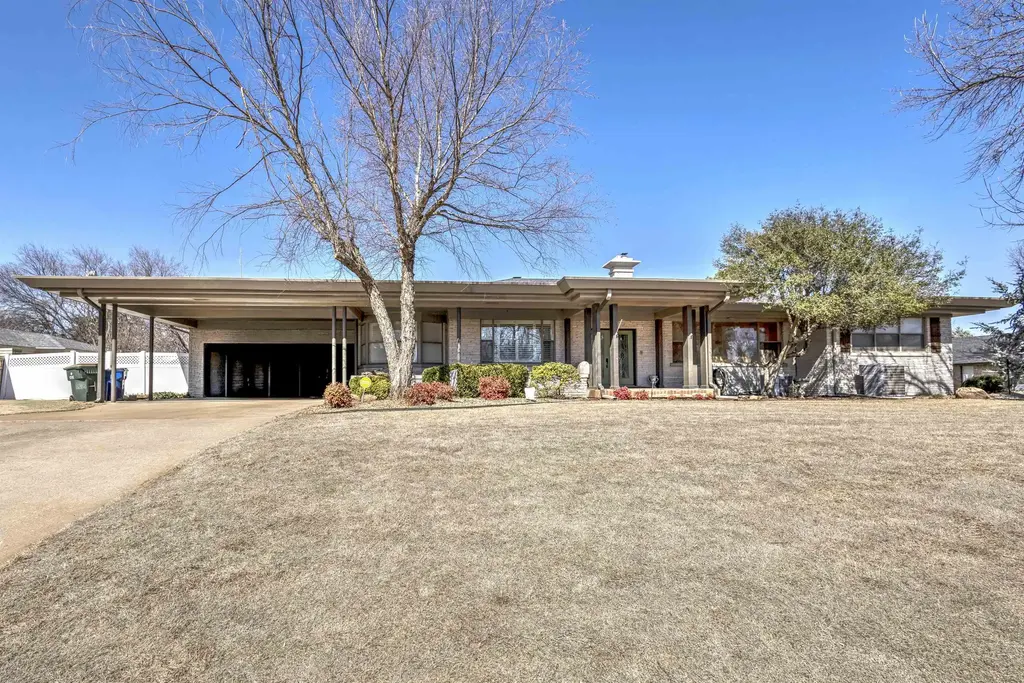 907 Hillcrest Dr, DUNCAN