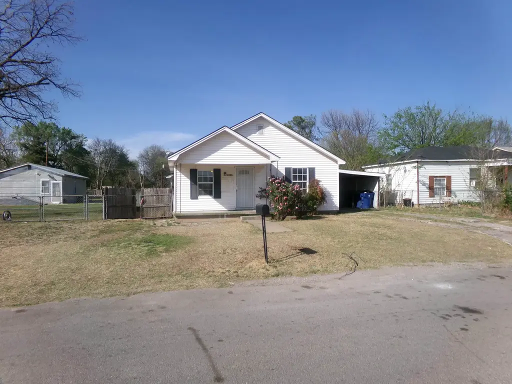 215 W Ash, DUNCAN