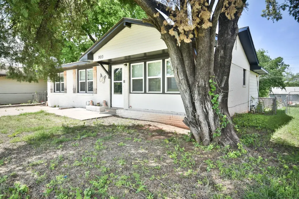 903 Devonwood Ave., DUNCAN