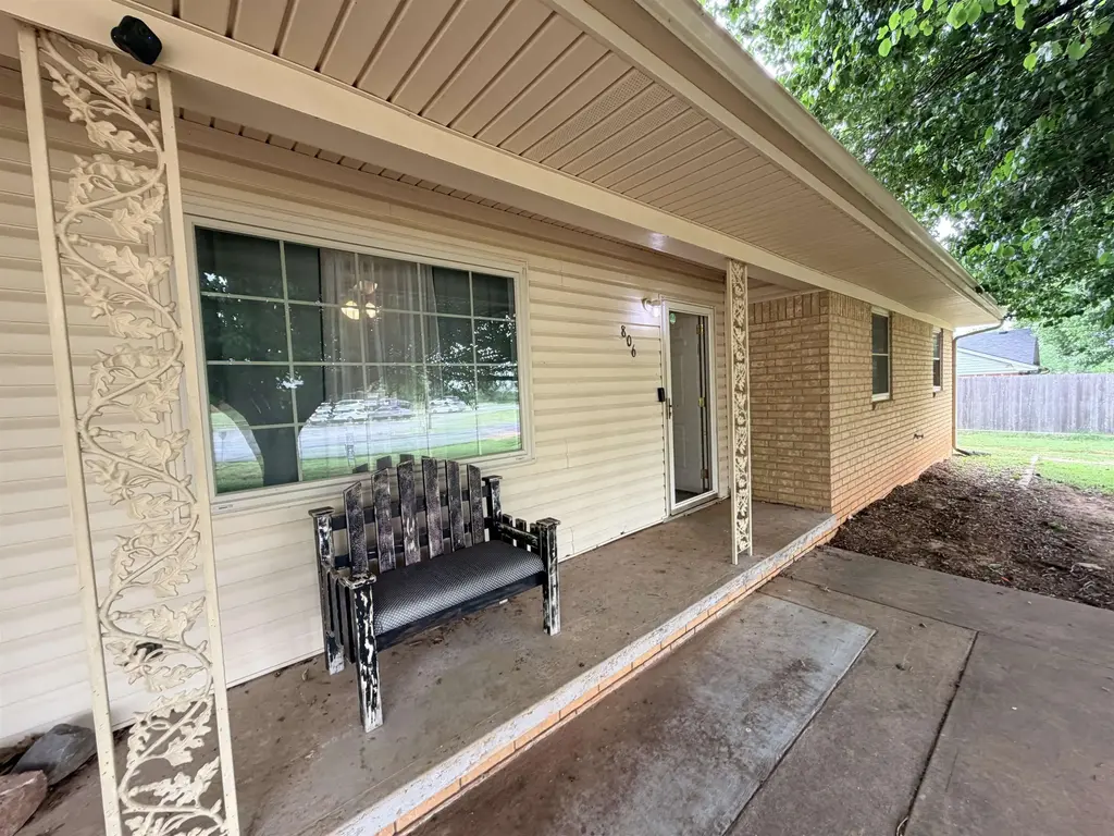 806 S 9th, MARLOW