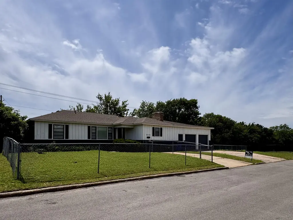 2116 W Walnut, DUNCAN