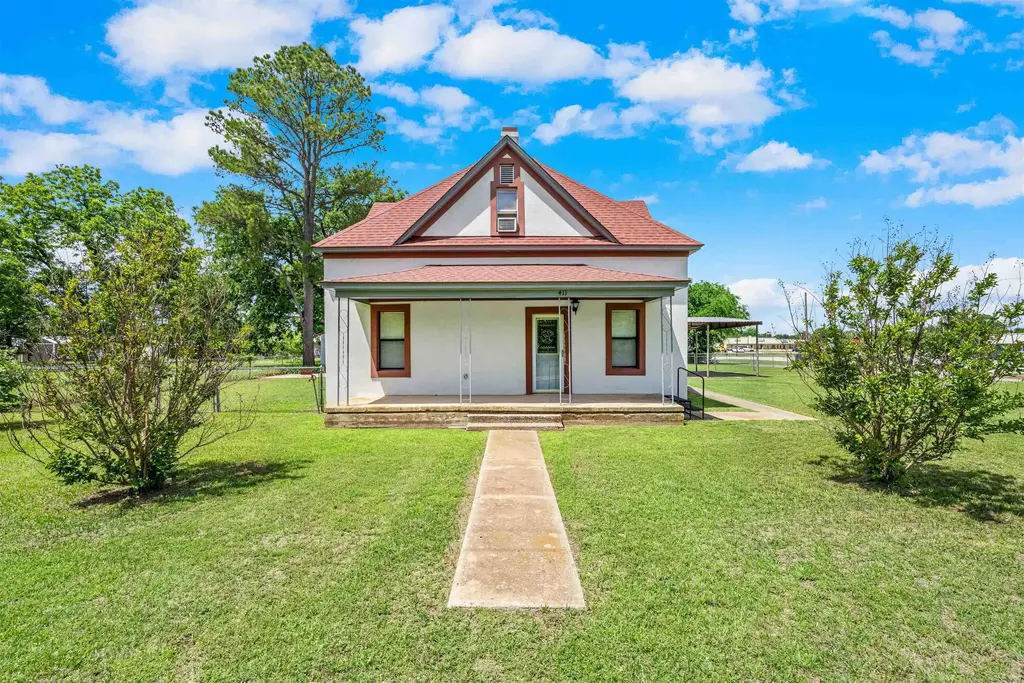 411 N 2nd St, COMANCHE