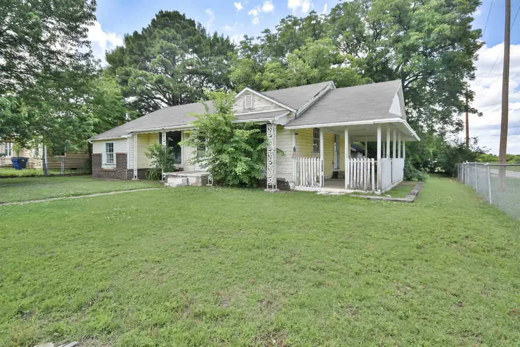 601 North Ave, COMANCHE