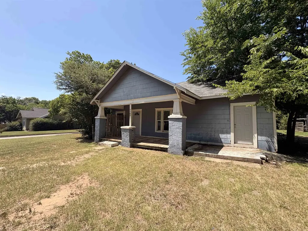 1115 W Ash Ave, DUNCAN